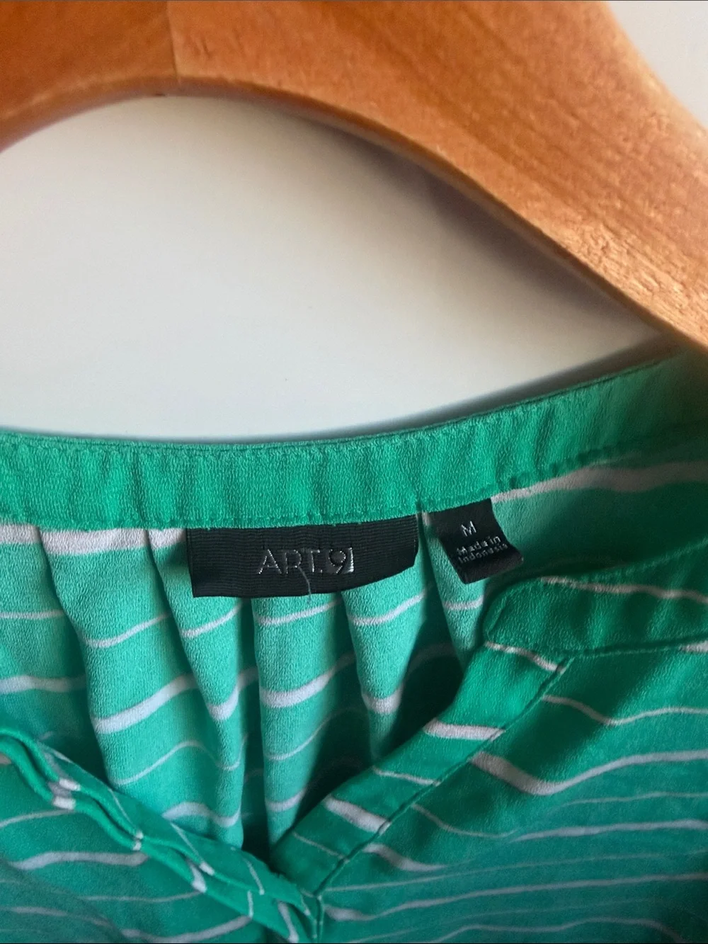 Apt. 9 Green & a White Stripe Sleeveless Blouse - Picture 3 of 4